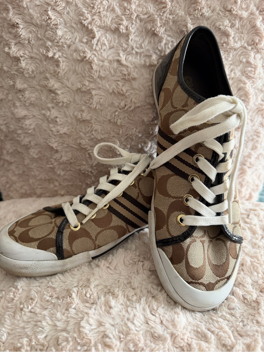 Coach Signature Canvas Lace-Up Sneaker in Tan
